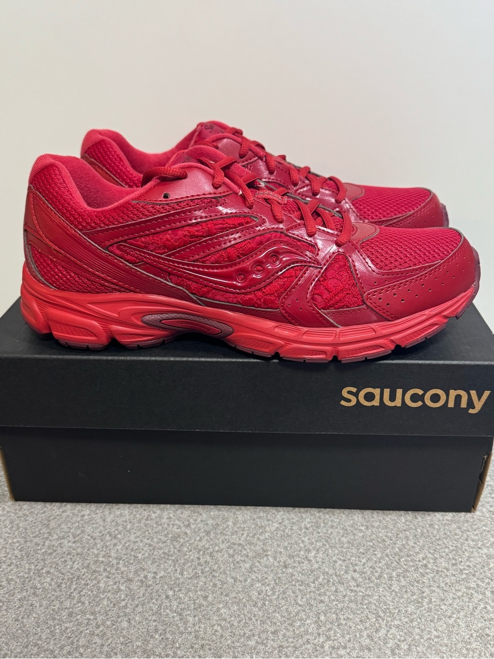 Saucony Grid Ride Millennium St. Valentine Red Lace Size 9.5 Men/ 11 Women